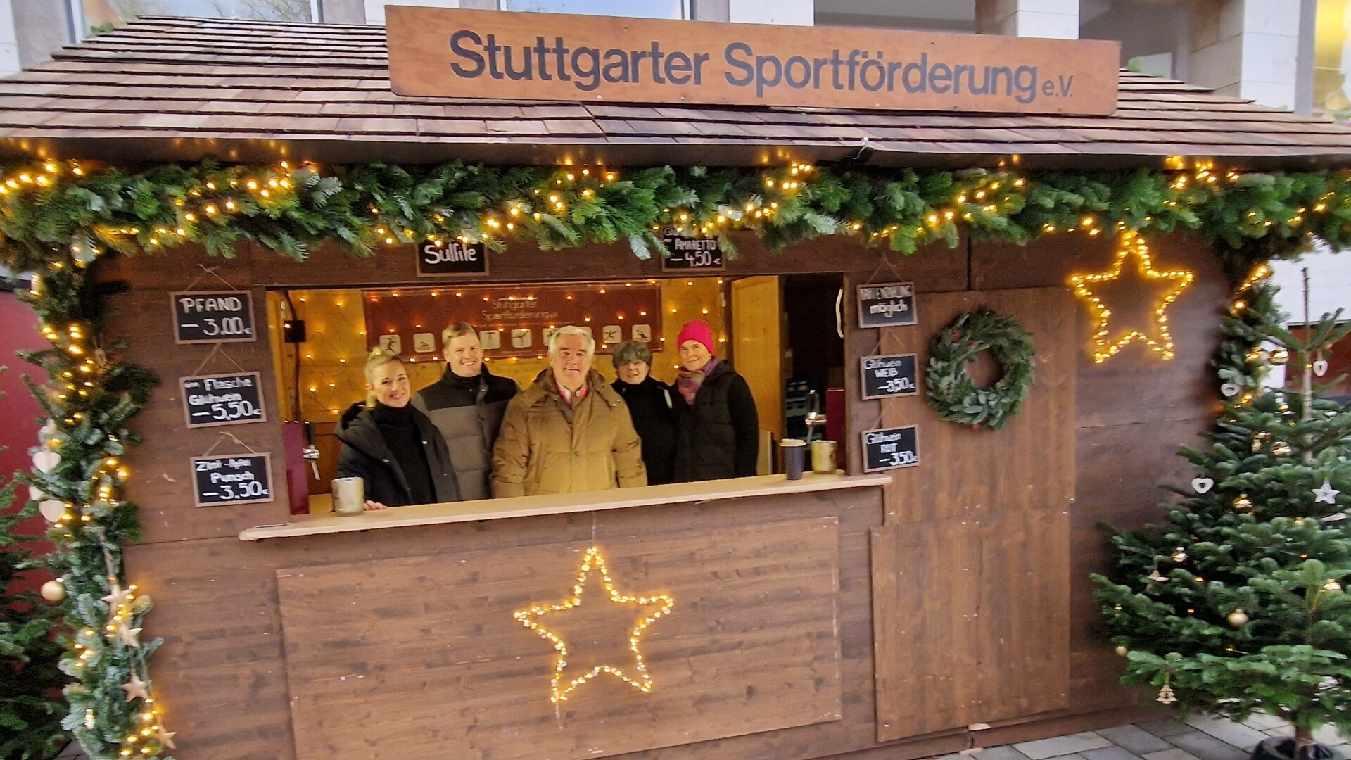 Glühweinstand auf dem Stuttgarter Weihnachtsmarkt