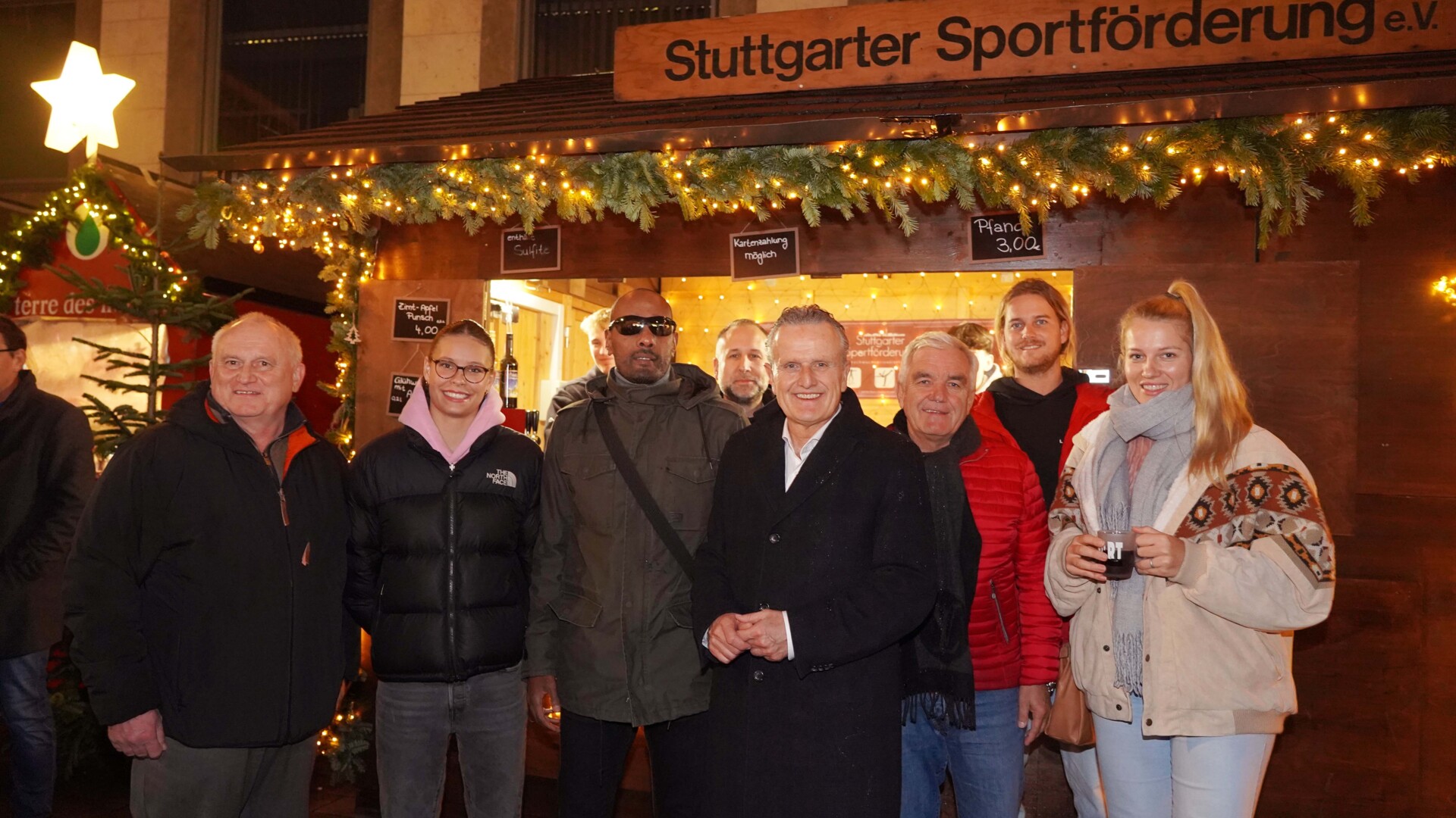 Oberbürgermeister Dr. Frank Nopper am Stand der Stuttgarter Sportförderung